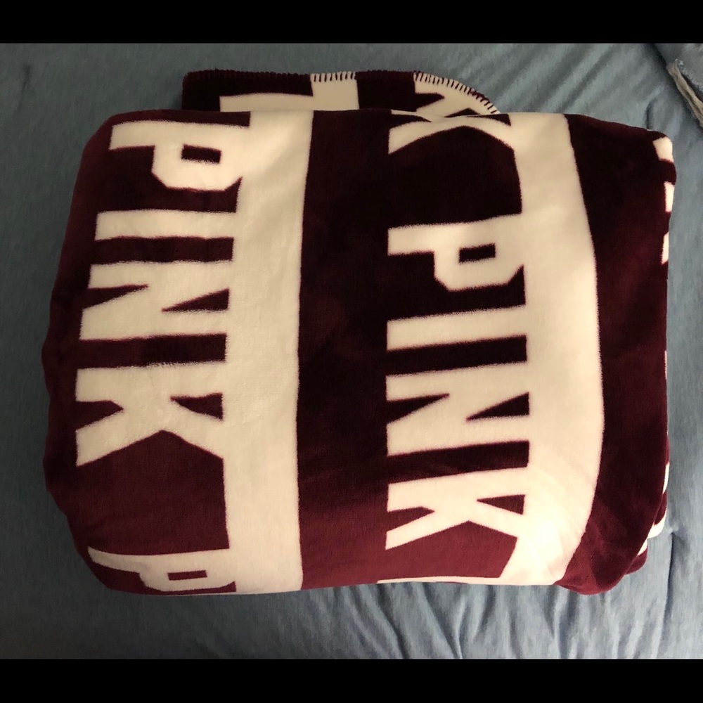 NWOT vs pink Sherpa blanket!